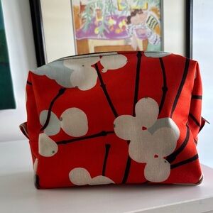 Marimekko Lumimarja Snowberry Red Orange Cosmetic Travel Bag
